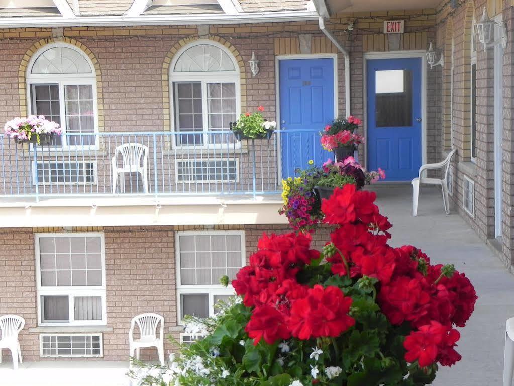 شلالات نياغارا Grewals Inn And Suites المظهر الخارجي الصورة